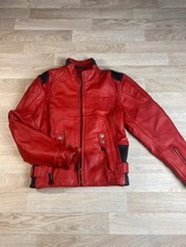 Veste en cuir rouge Arlen Ness