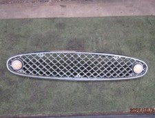 Grille avant Nissan Figaro FK10 avec feux