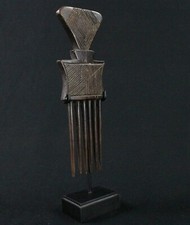 African Art Arts Premiers African Tribal Comb - Beast Comb on Stand - 20 Cms
