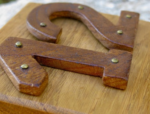 Numéro bois en relief - 12,,