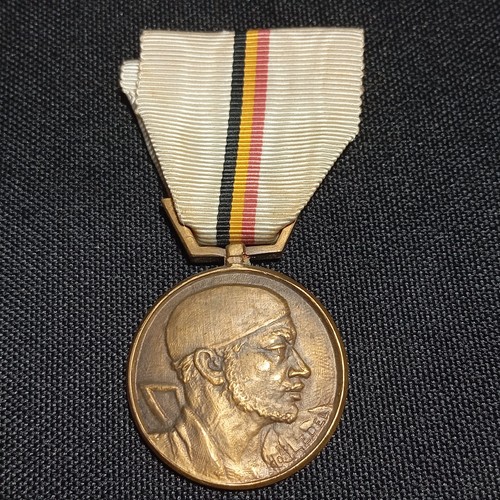 D11 médaille - (ref38205),