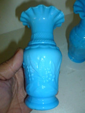 2 petits vase en opaline.