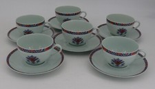 Raynaud Limoges, service "Jumièges" Céladon, rouge & bleu, 6 tasses à thé.