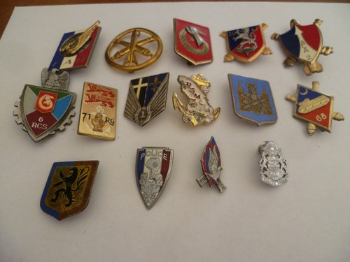Lot insignes pucelles - lot,