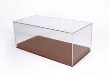 Vitrine plexiglas avec socle