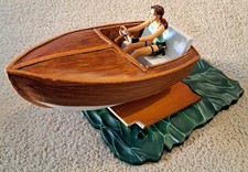 🎮 Figurine en résine Lara Croft Tomb Raider bateau Venise - Eidos Atlas 2008