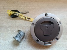 UN BOUCHON AVEC SERRURE DE