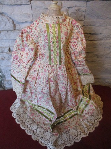 Magnifique robe pour poupee - magnifique,
