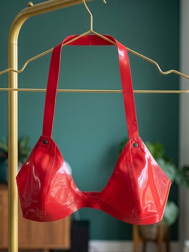 Soutient gorge latex rouge - soutient,