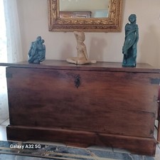 coffre  noyer très ancien