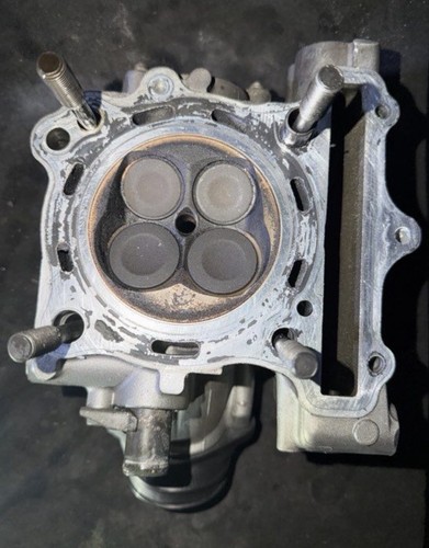 Culasse avant suzuki 650 - culasse,