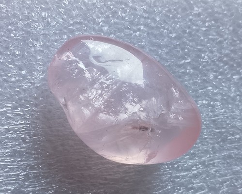 9.1gr 27x19x12mm quartz rose