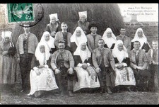 PLOUGASTEL-DAOULAS (29) WEDDING / GROUP local costume in front of HAYSTOOL 1907
