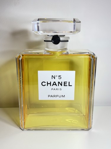 Factice géant chanel - factice,