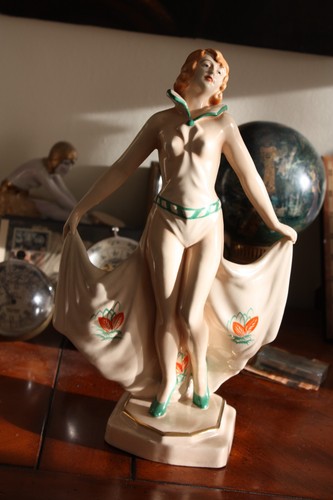 Ancienne statuette - statuette, en