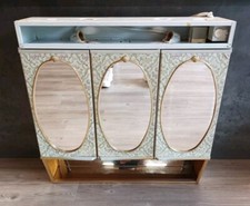 Ancienne Armoire À Pharmacie