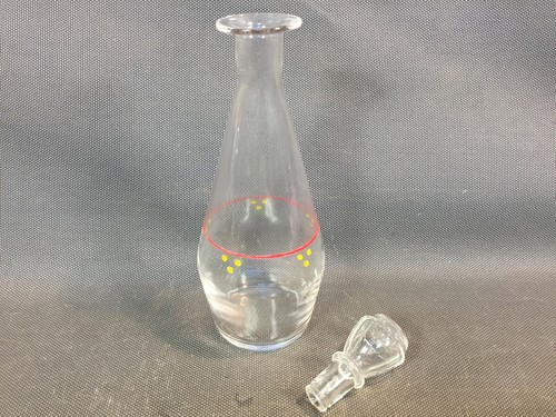 Ancienne petite carafe - , à