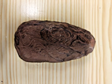 Hache taillée en silex