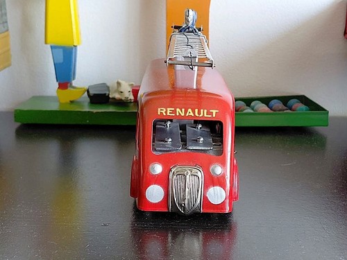 Camion pompier renault auto - renault,