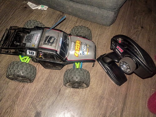 Traxxas revo 16 brushed - 1:16,