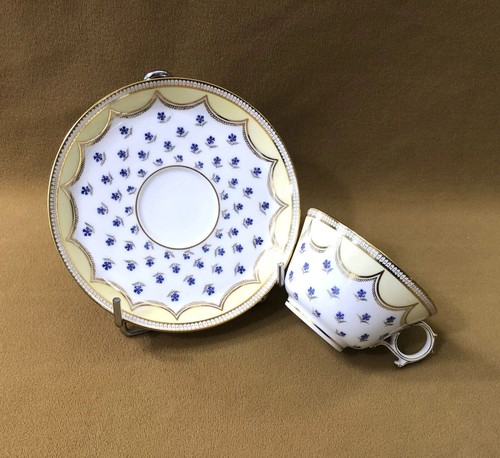 Ancienne tasse porcelaine - tasse, en