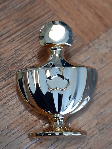 Belle broche guerlain paris - belle,