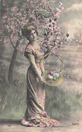 Paques femme elegante - cp,