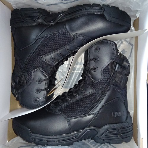 Neuf chaussures hautes magnum - neuf.,