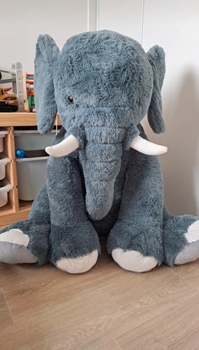 énorme peluche éléphant - ,