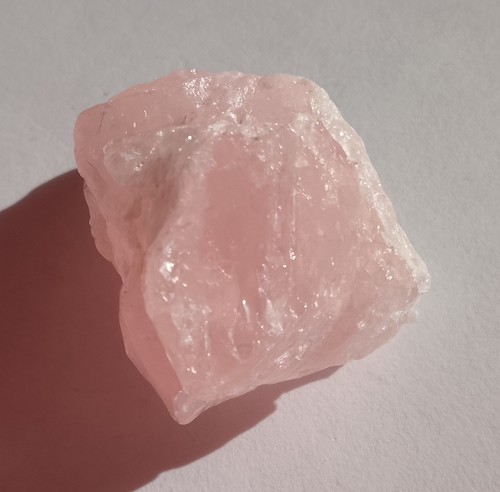 18.33gr 35x22x21mm quartz rose