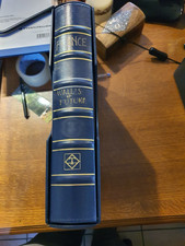 timbres de Wallis et Futuna dans un album et son étui neuf.  87 timbres neufs et