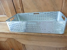 grand panier en inox à poser  ou à fixer comme étagère L 54cm x 24 cm x 12,5 cm