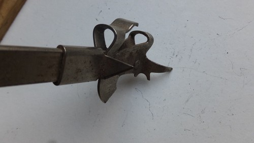 Ancien ouvre boite - ouvre, decapsuleur