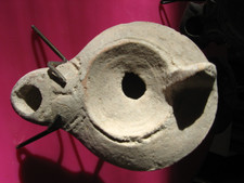LAMPE A HUILE ROMAINE AVEC