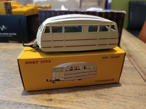 Dinky toys 811 caravane - 811,