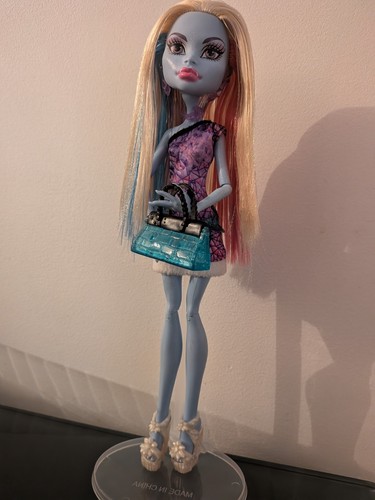 Monster high poupée peau - high,