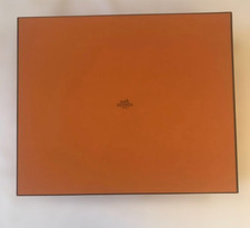 Authentique boîte vide