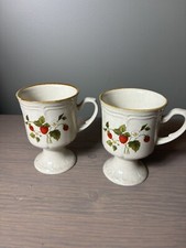 International Endura Collection La Fraise 2 Footed Strawberry Coffee Footed Mugs