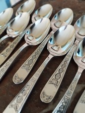 12 Petites Cuillères en