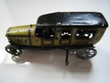 Ancien penny toy berline