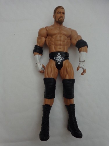Rare wwe triple figurine - -,