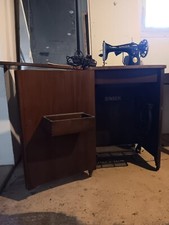 Machine à coudre singer avec sont meubles