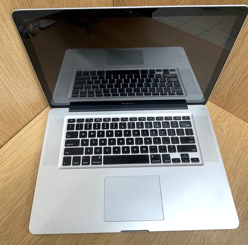 Apple macbook pro - apple, 15”