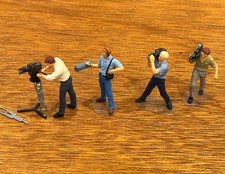 Preiser O 1:43 # 65340 TV Camera Film Crew Vintage Figures w/ Cameras and Mic