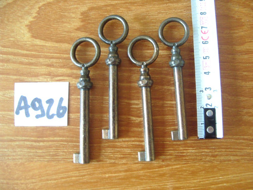 Lot a926 clé - 4,