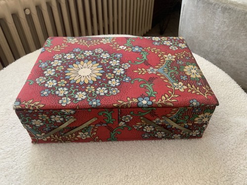 Ancienne boite couture en - ,