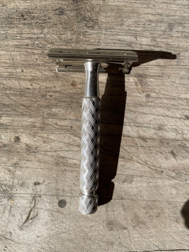 Ancien rasoir gillette - , en