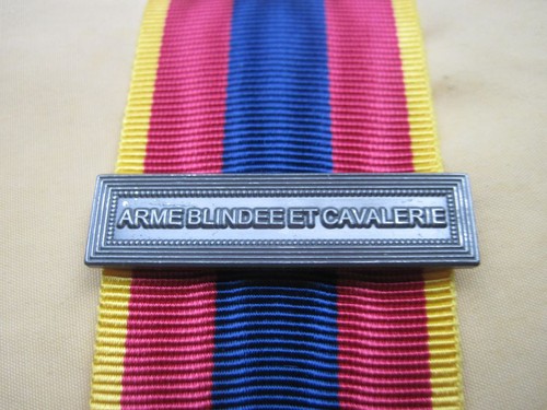Agrafe arme blindée - arme,