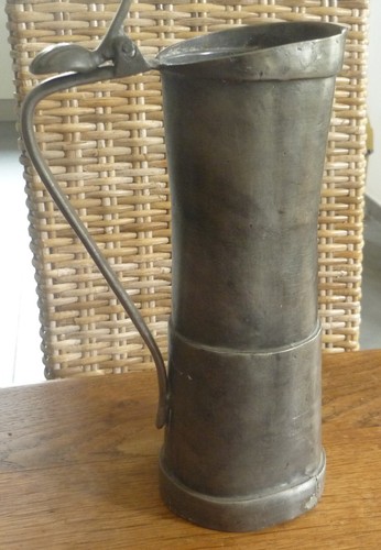 Pichet etain 26cm poussoir - pichet, en