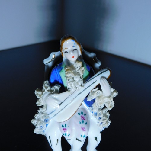 Figurine porcelaine - figurine,